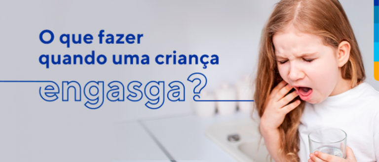 O que fazer quando uma criança engasga? - Qualicorp